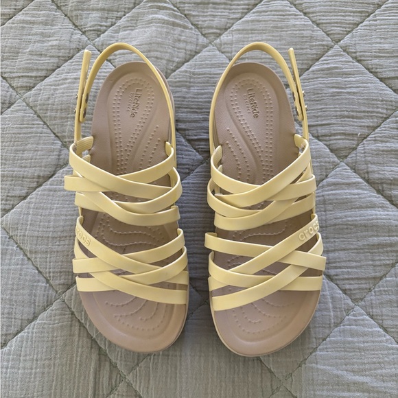 CROCS Brooklynn Strappy Low Wedge - Picture 1 of 3